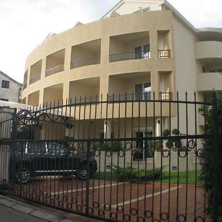 Apartmani Mirenza Будва Екстериор снимка